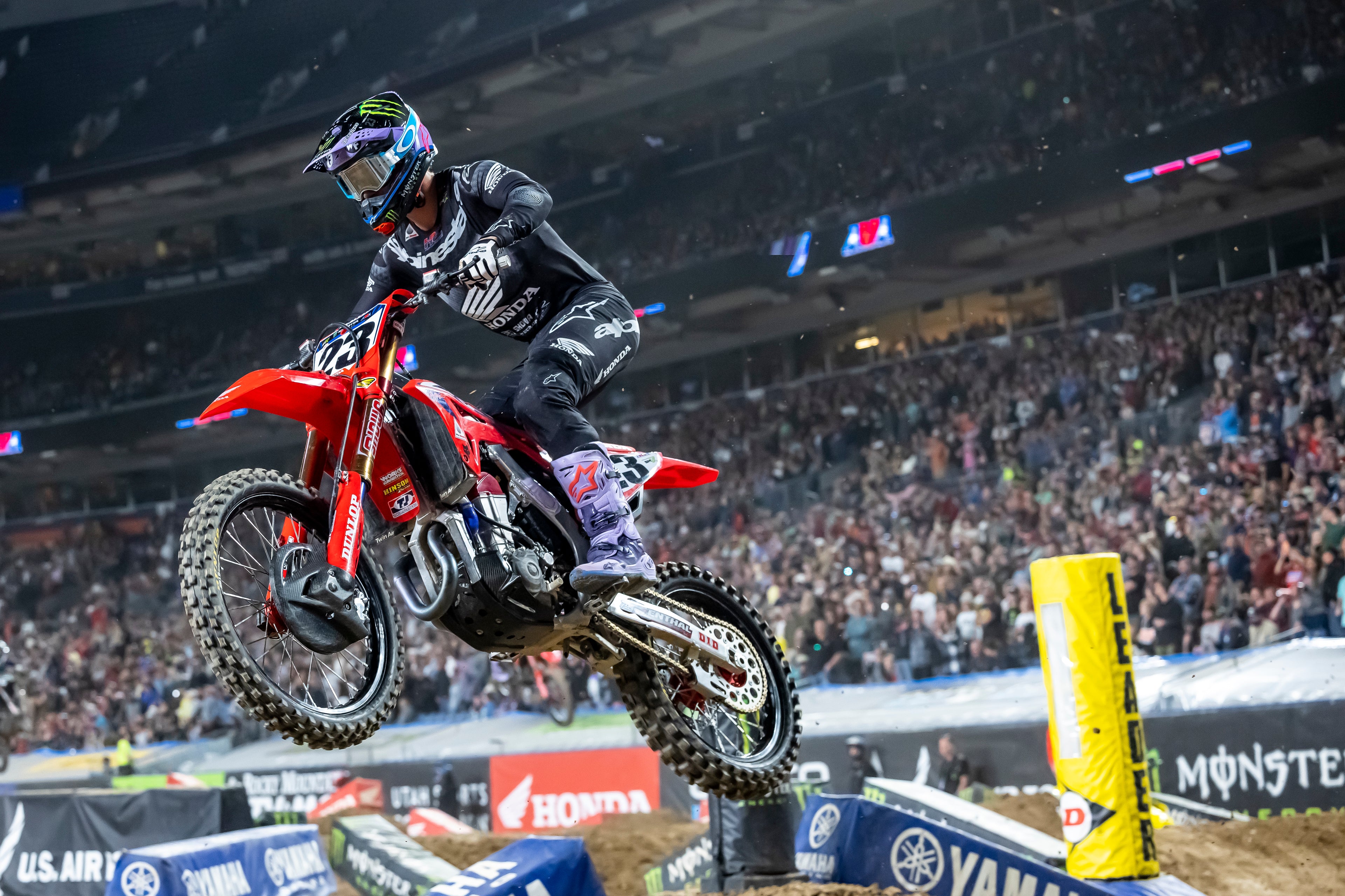 High Flying Chase Sexton Delivers Champions Ride To Storm To 450sx Vi Alpinestars