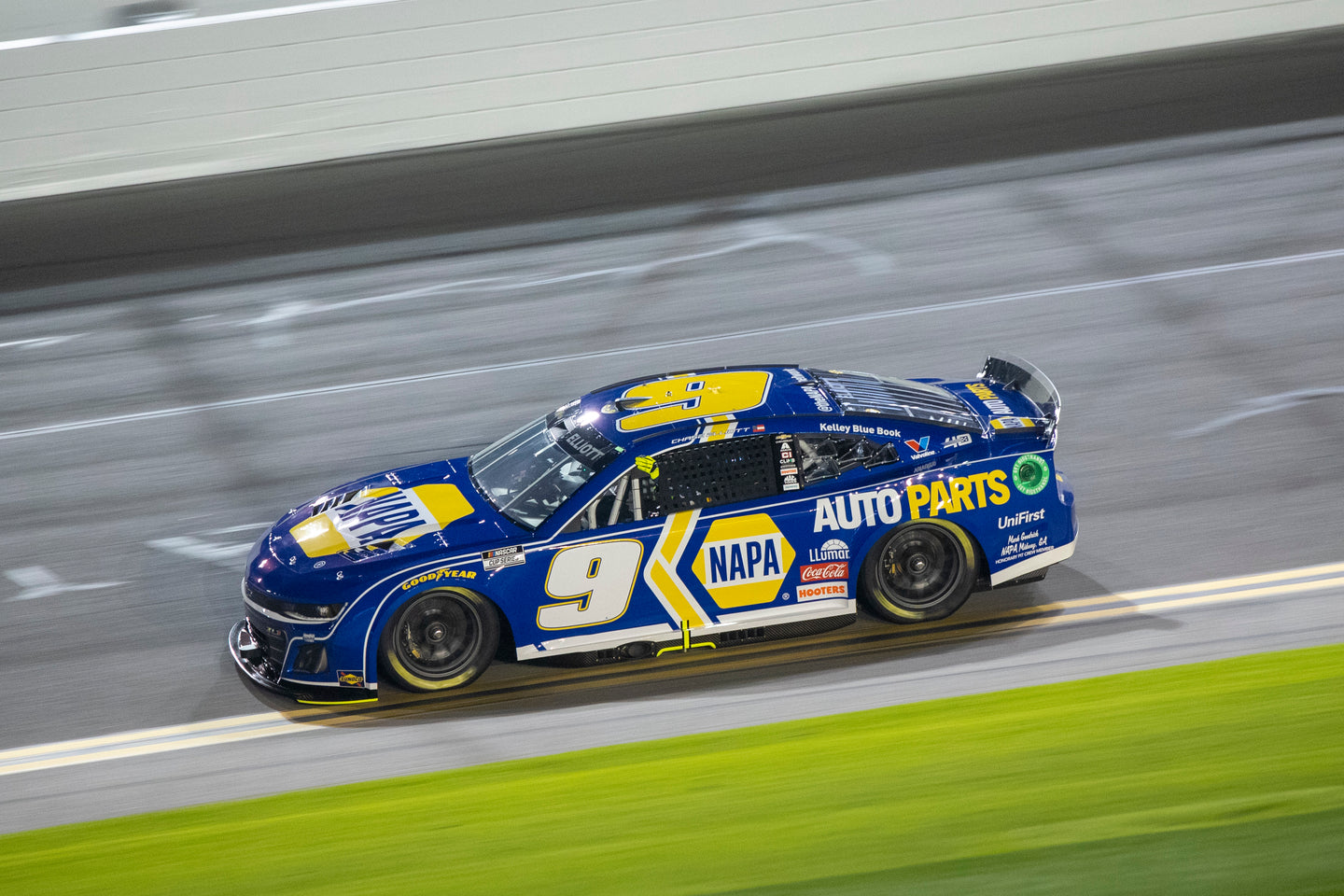 CHASE ELLIOTT IN THE MIX IN NASCAR DUEL ONE AT DAYTONA