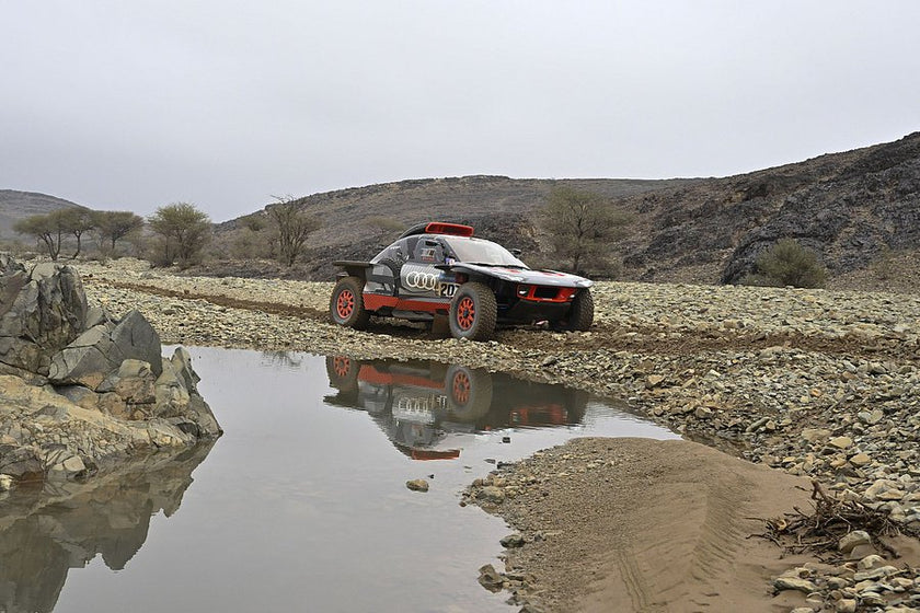 CARLOS SAINZ DIGS DEEP IN STAGE EIGHT OF 2023 DAKAR RALLY TO TASTE PODIUM SUCCESS