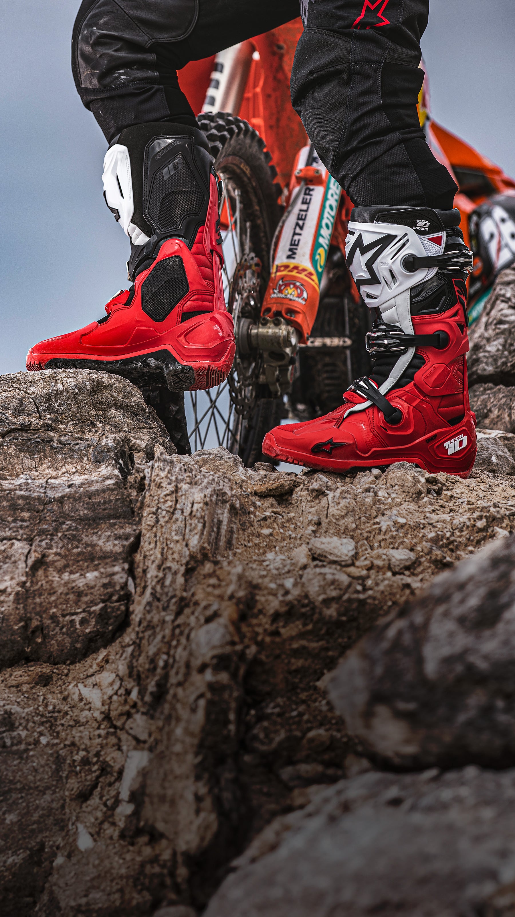 Tech 10 Enduro Boots - Black MOTOCROSS Boots | Alpinestars